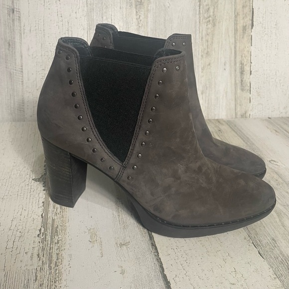Paul Green Grey Nubuck Leather Chelsea Ankle Boots Studded size US 8  UK 5.5 - Picture 1 of 7